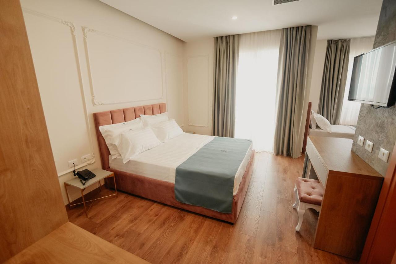 Martiness Hotel Durres Exterior photo